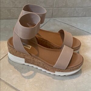 Steve Madden Tan Wedge Sandals with Platform Sole